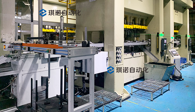 沖床機(jī)械手 沖床機(jī)械手