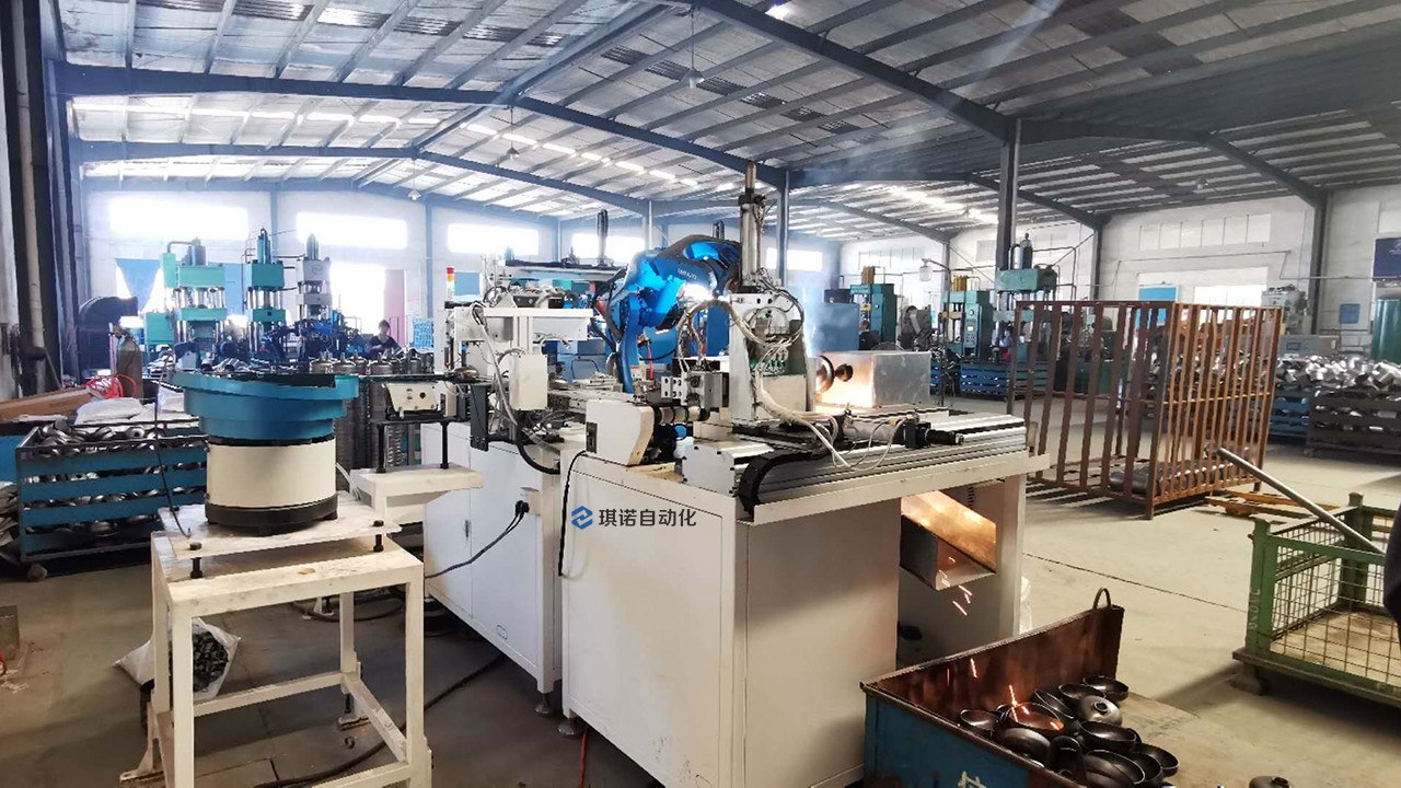 焊接機(jī)器人 焊接機(jī)器人